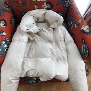 Theory white puffer short